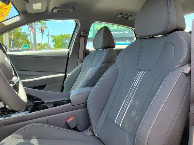 Used 2024 Hyundai Elantra Blue FWD image 22