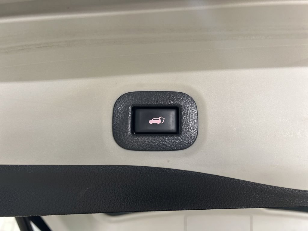 Used 2017 Nissan Rogue SL w/ SL Premium Package FWD image 17
