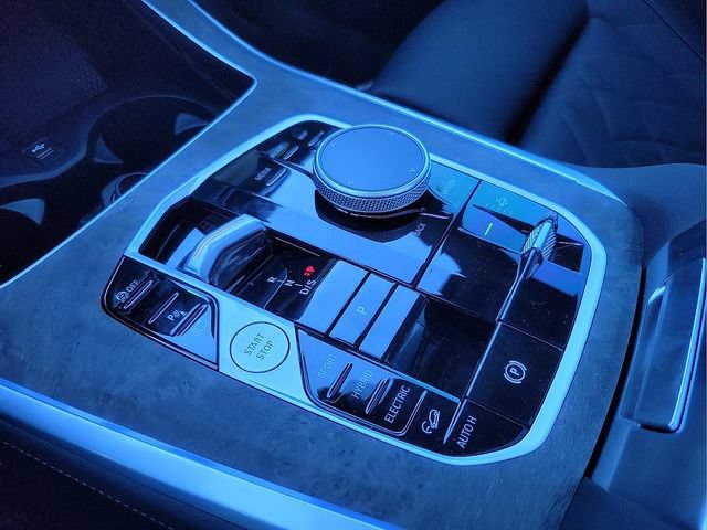 Certified 2025 BMW X5 xDrive50e w/ Premium Package AWD/4WD image 30