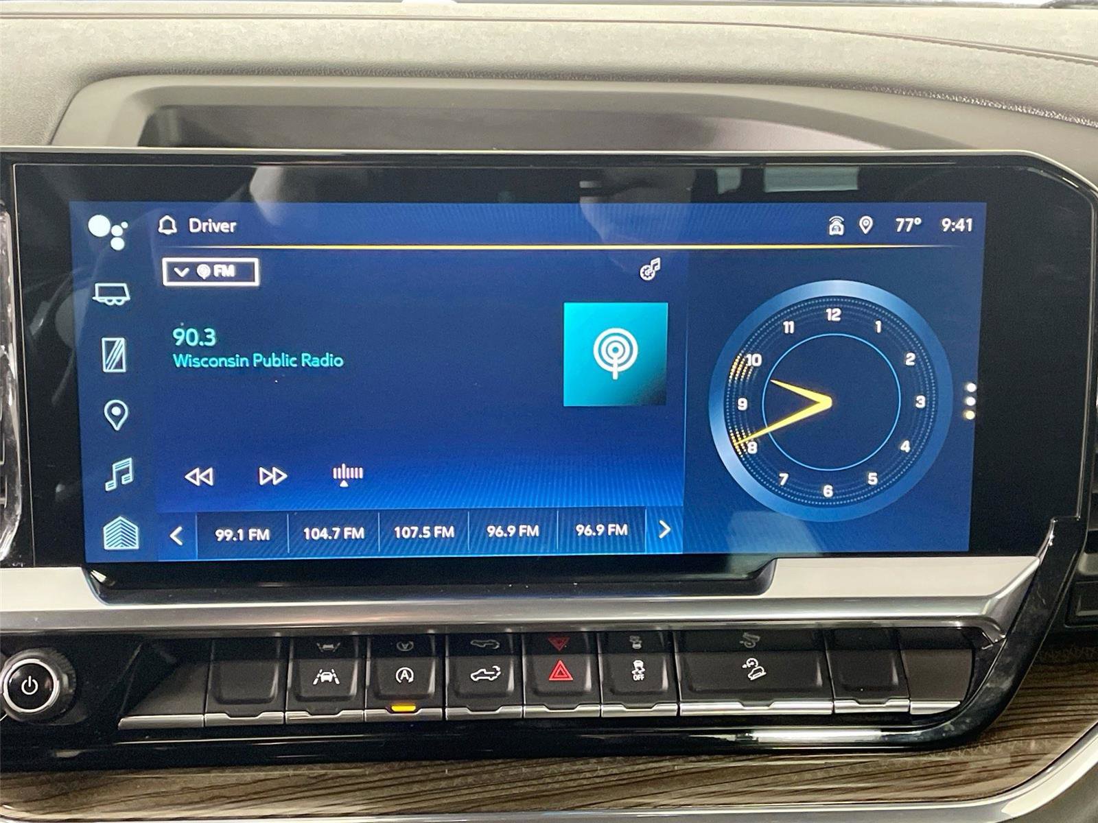 Used 2023 Chevrolet Silverado 1500 LT AWD/4WD image 7