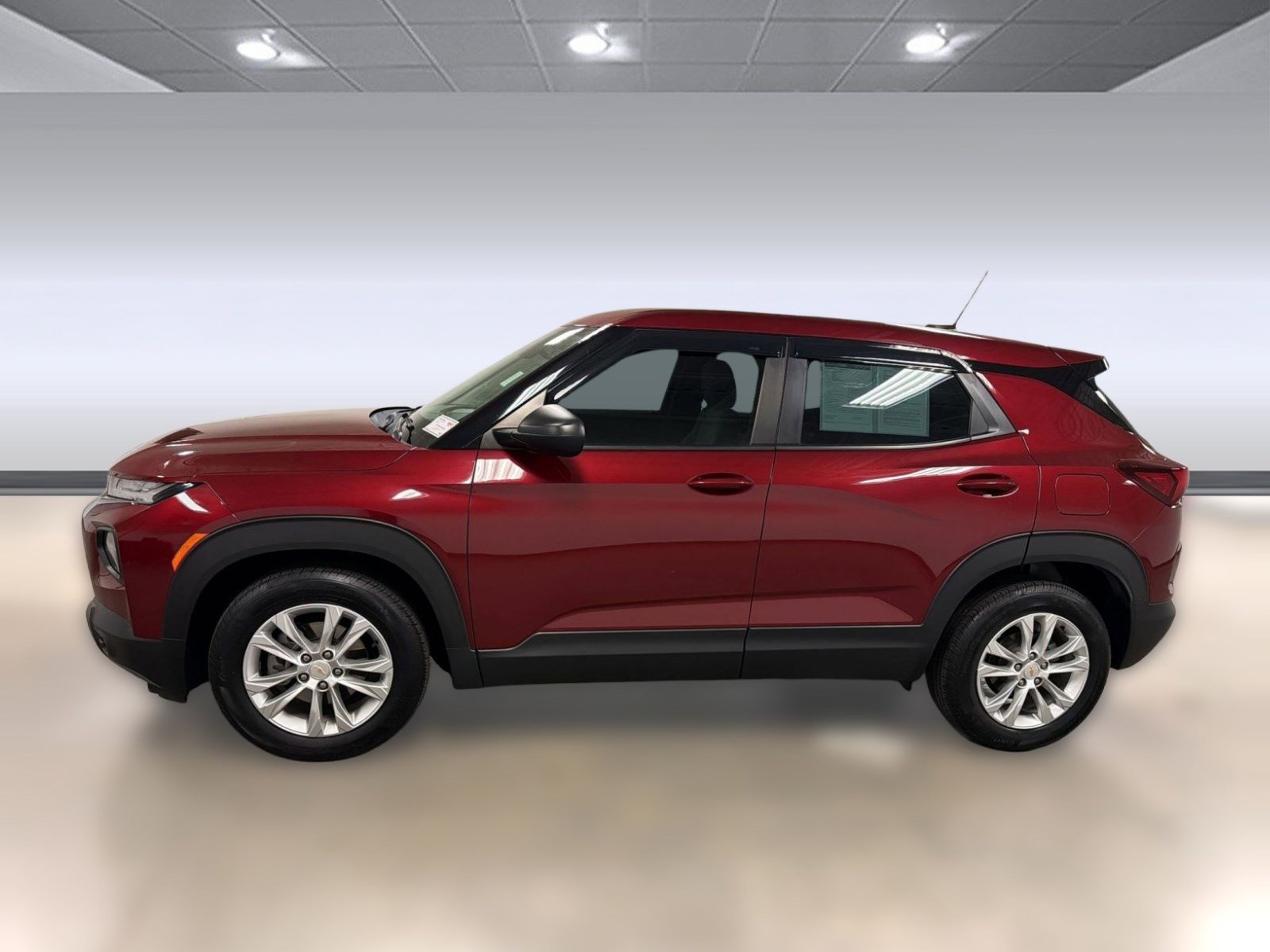 Used 2023 Chevrolet TrailBlazer LS image 2