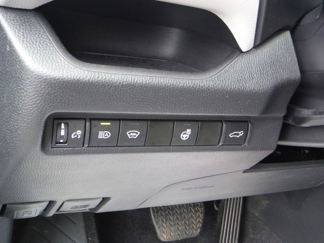 Used 2023 Toyota RAV4 XLE Premium AWD/4WD image 14