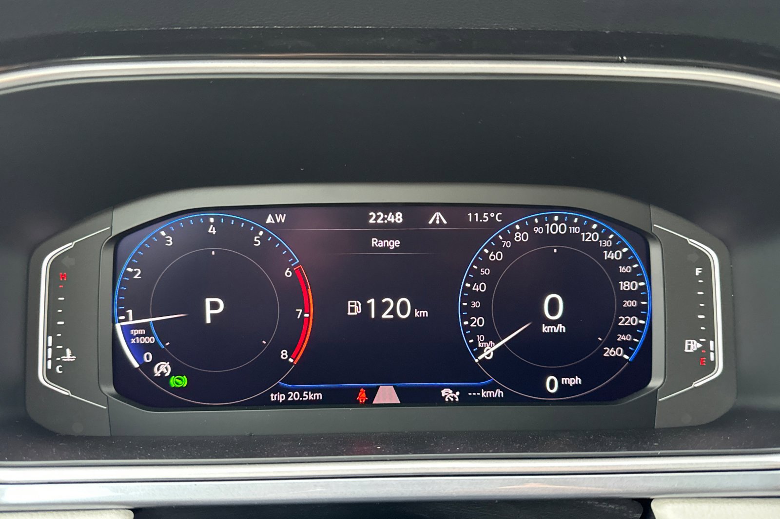 New 2026 Volkswagen Taos SEL image 25