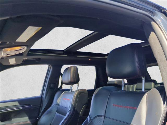 Used 2017 Jeep Grand Cherokee Trailhawk w/ Trailhawk Luxury Group AWD/4WD image 13