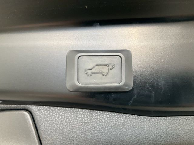 Used 2019 Toyota RAV4 XLE Premium image 22