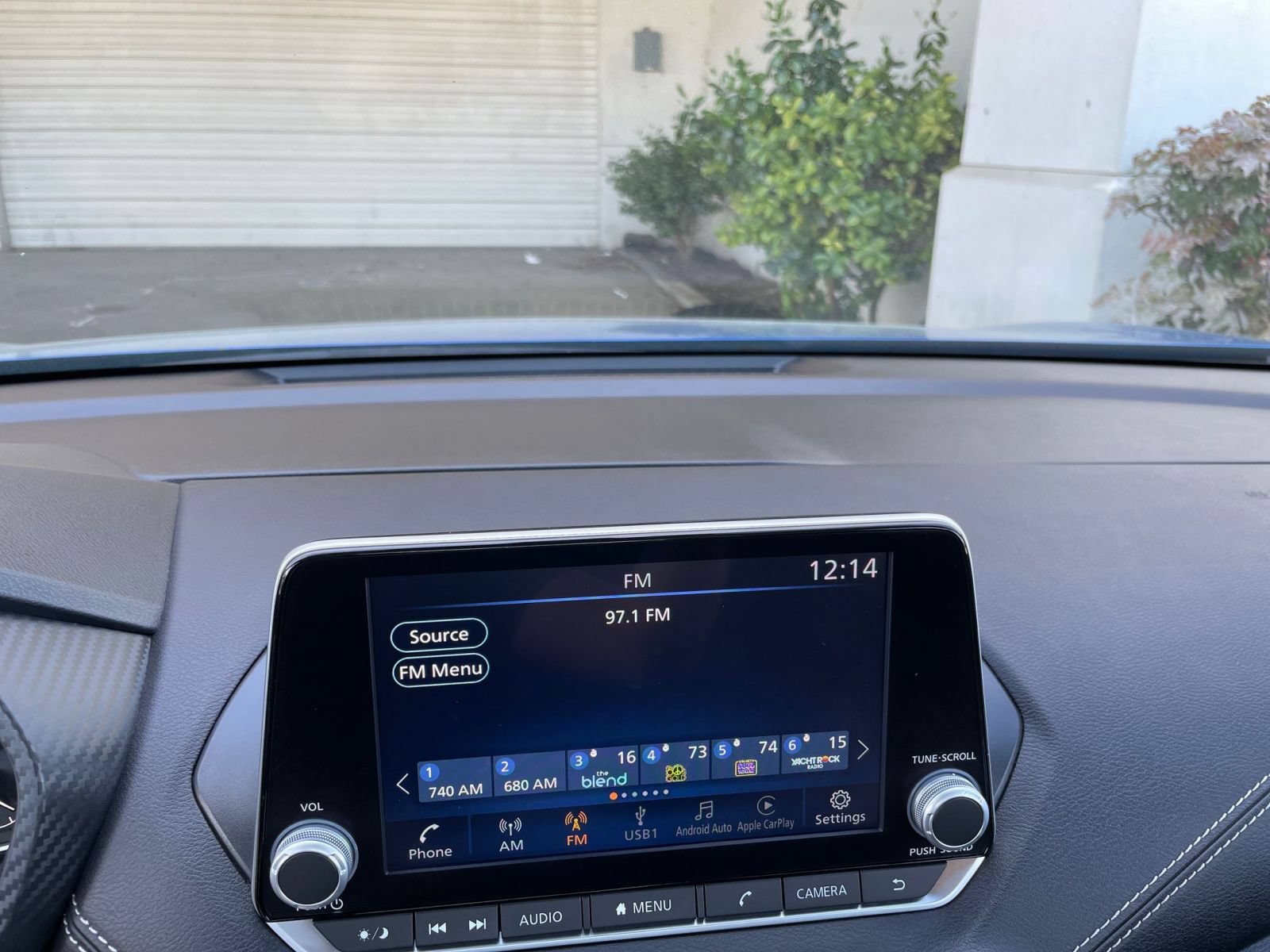 Used 2025 Nissan Sentra SV FWD image 17