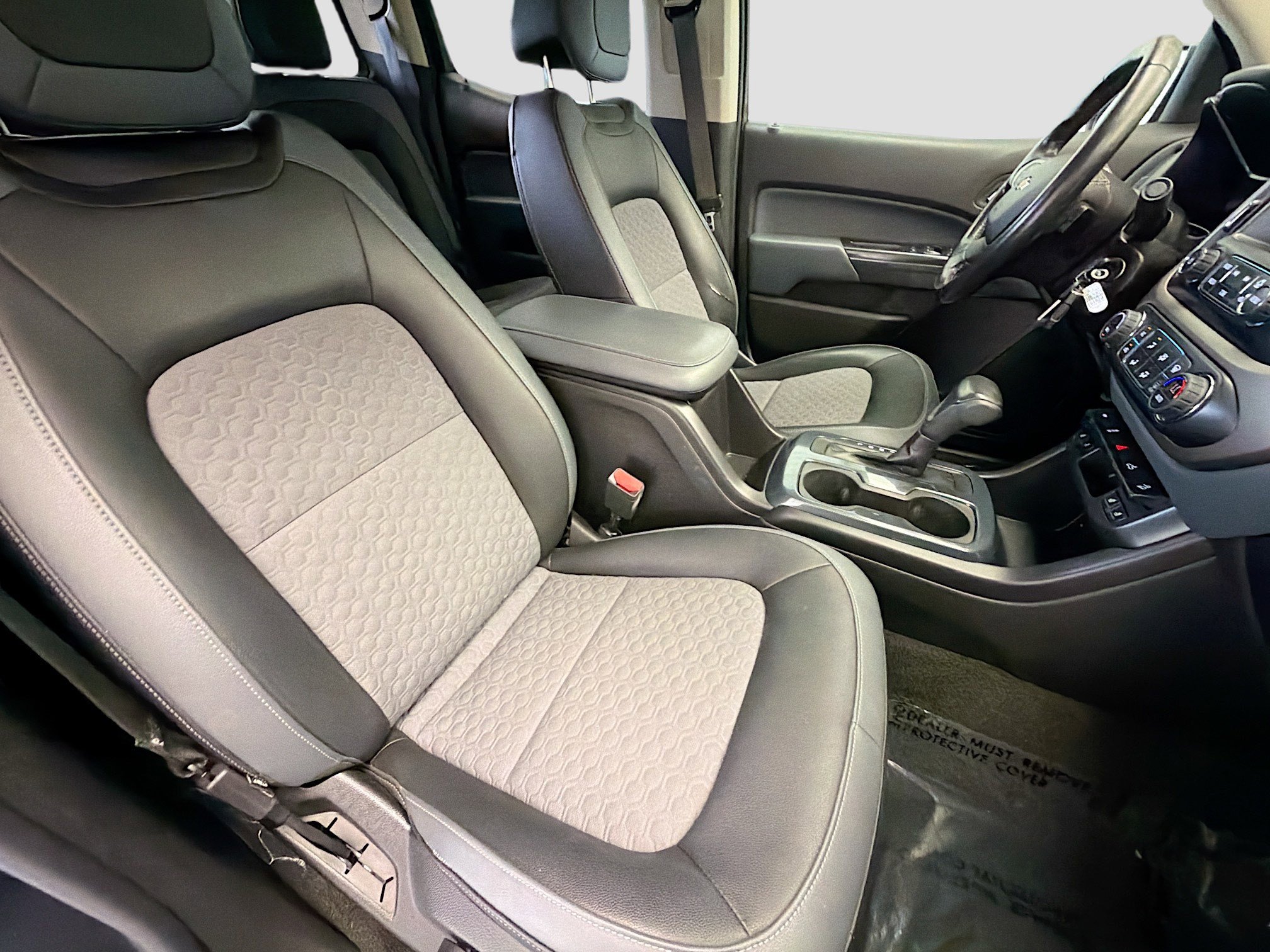 Used 2017 Chevrolet Colorado Z71 RWD image 15