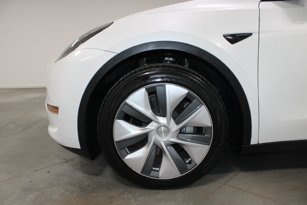 Used 2023 Tesla Model Y Long Range AWD/4WD image 49