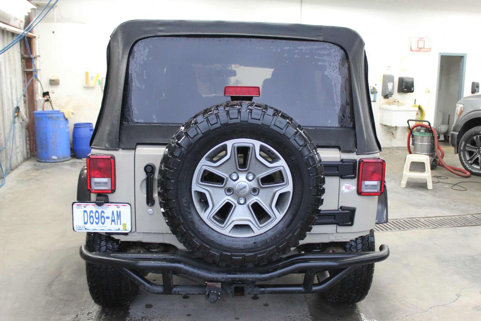 Used 2017 Jeep Wrangler Unlimited Rubicon w/ Connectivity Group image 5