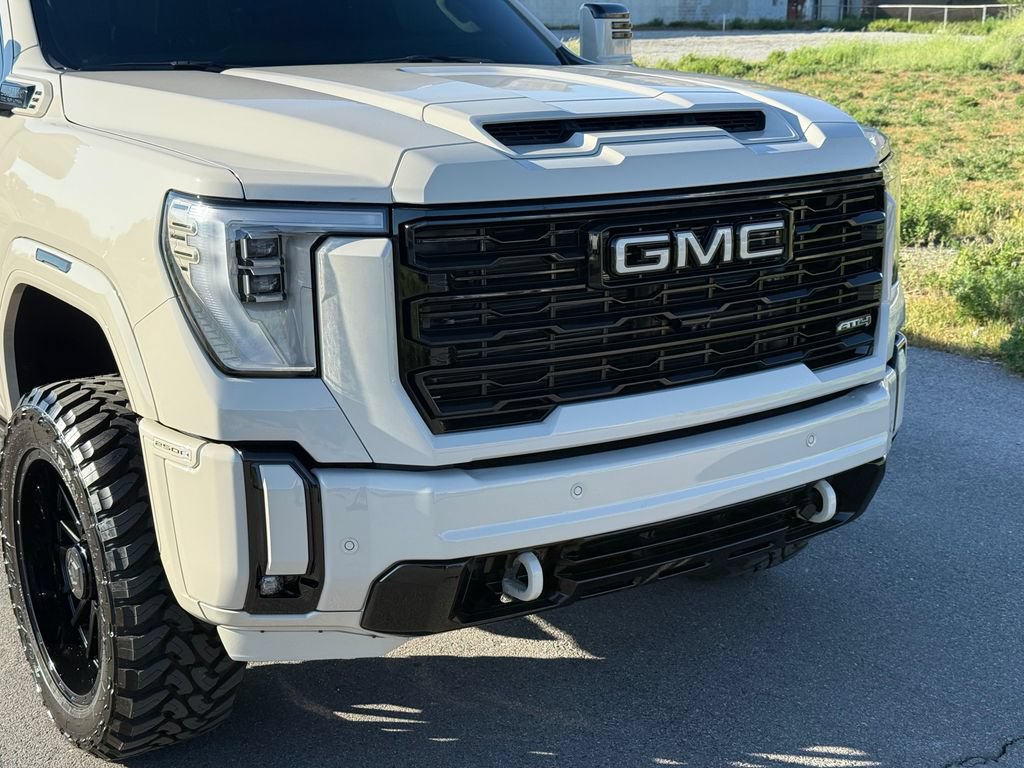 Used 2026 GMC Sierra 2500 AT4 w/ AT4 Premium Plus Package AWD/4WD image 5