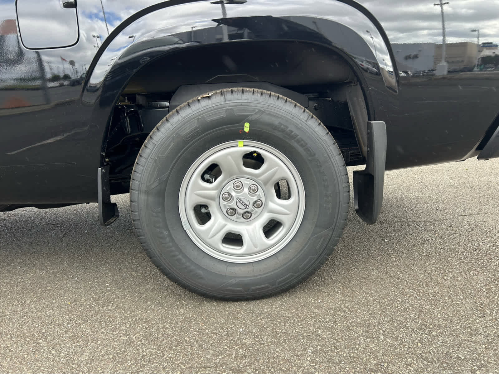 New 2026 Nissan Frontier S image 5