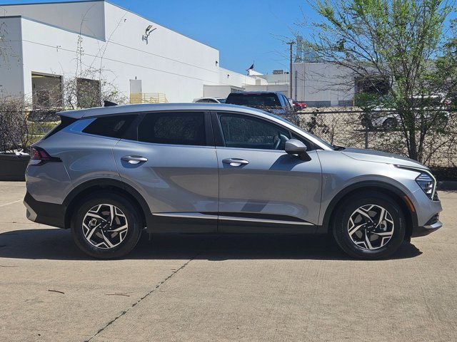 Used 2025 Kia Sportage LX video 4