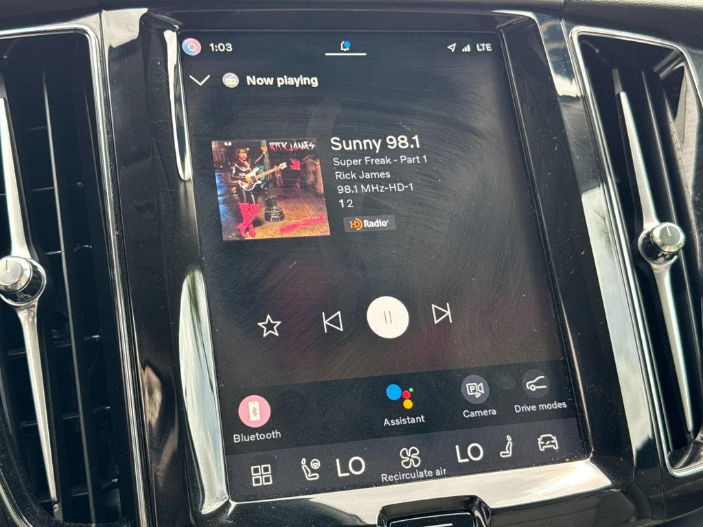 Certified 2025 Volvo XC60 B5 Core image 17