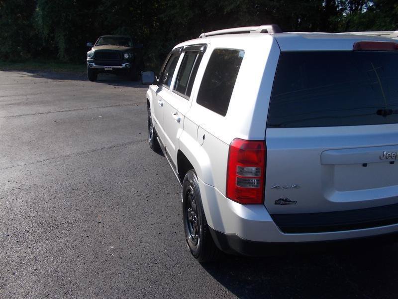 Used 2012 Jeep Patriot Sport w/ PWR Value Group AWD/4WD image 4