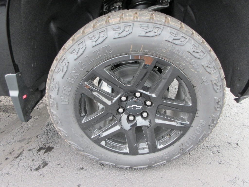 New 2026 Chevrolet Silverado 1500 Custom Trail Boss w/ LPO, Dark Essentials Package AWD/4WD image 10