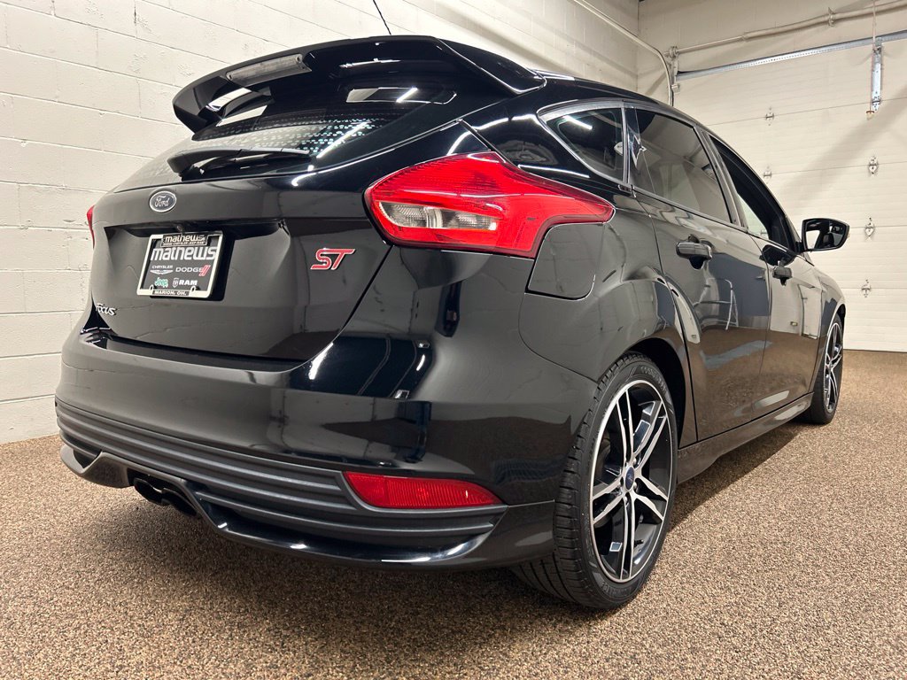 Used 2018 Ford Focus ST w/ Equipment Group 401A FWD image 2