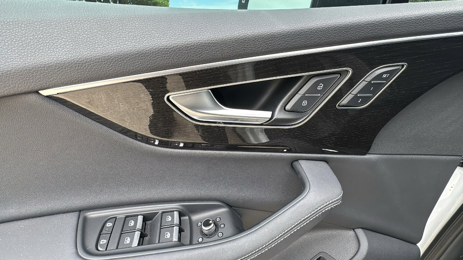 Used 2025 Audi Q7 2.0T Premium Plus w/ Premium Plus Package image 13