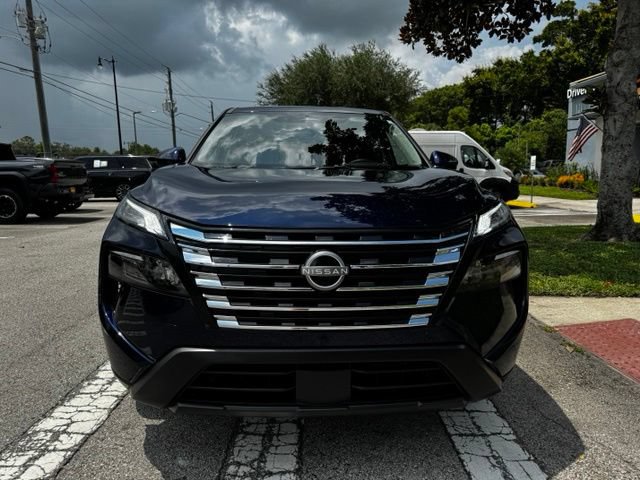 Used 2026 Nissan Rogue SV FWD image 3