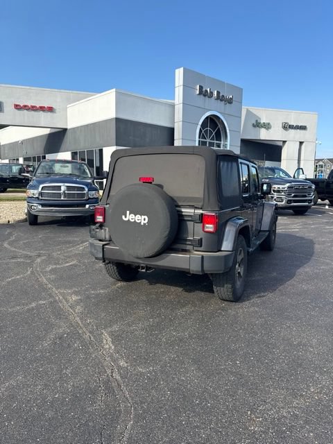Used 2017 Jeep Wrangler Unlimited Sahara w/ Connectivity Group AWD/4WD image 4