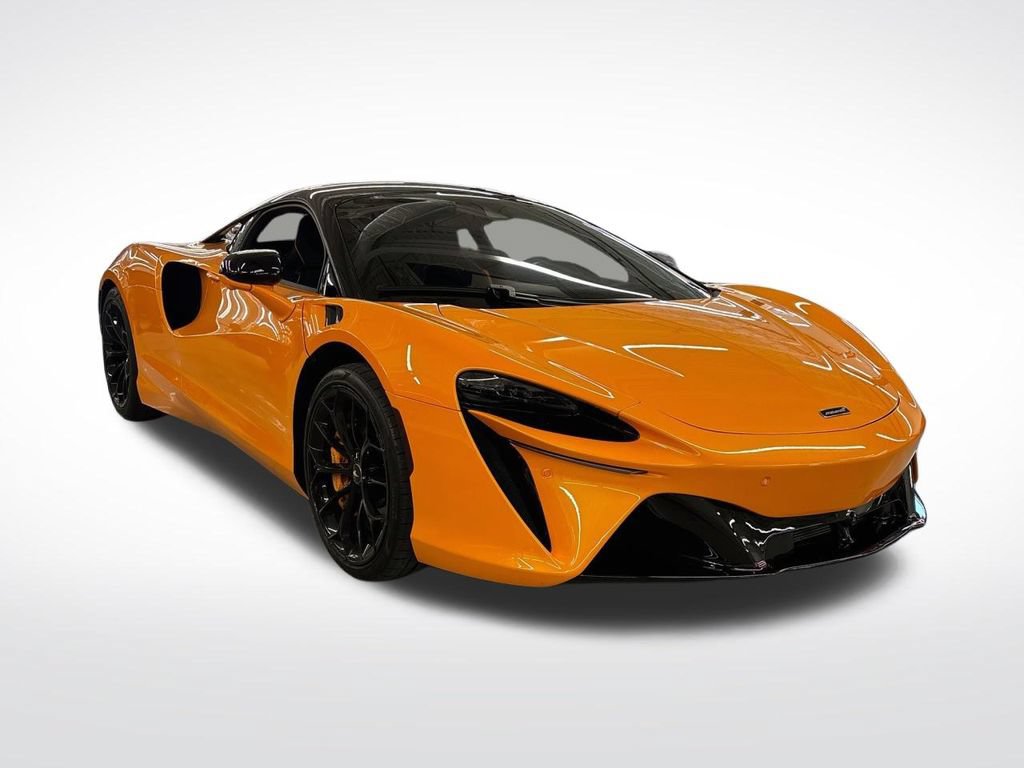 Used 2025 McLaren Artura RWD image 7