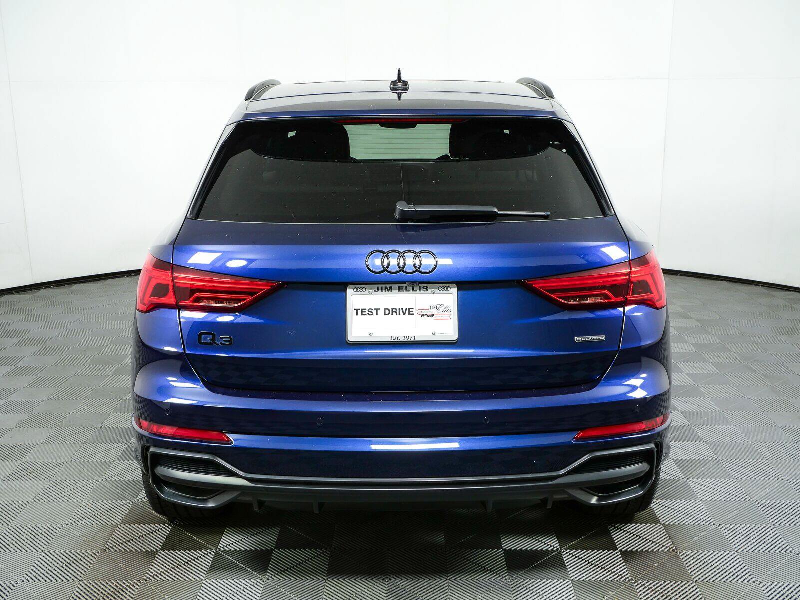 Used 2022 Audi Q3 2.0T Premium Plus w/ Premium Plus Package AWD/4WD image 29