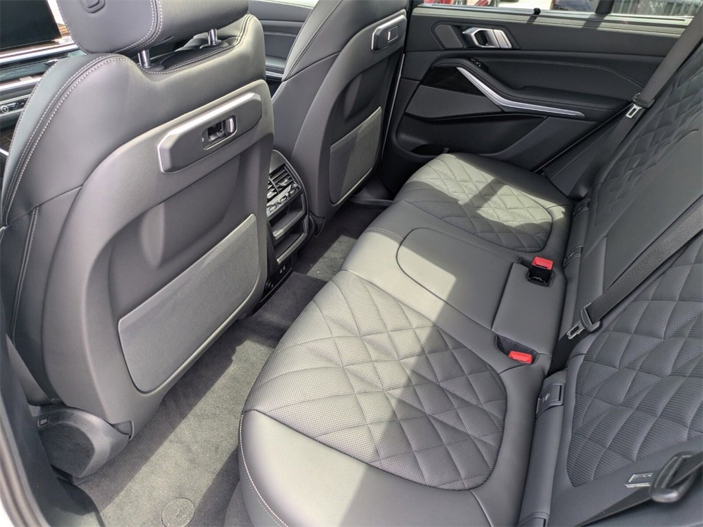 New 2026 BMW X5 xDrive40i w/ Executive Package image 8