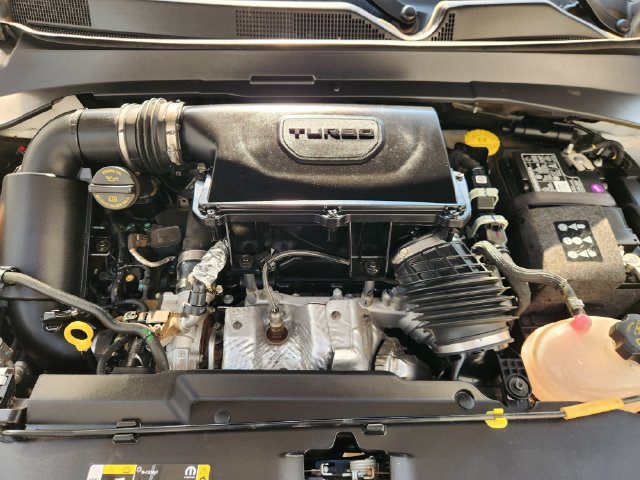 Used 2024 Jeep Compass Latitude AWD/4WD image 30