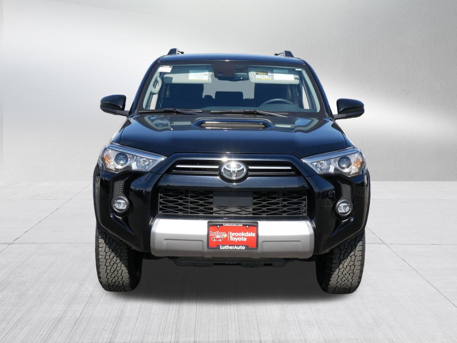 Certified 2024 Toyota 4Runner TRD Off-Road AWD/4WD image 2
