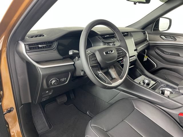 New 2027 Jeep Grand Cherokee L Limited AWD/4WD image 2