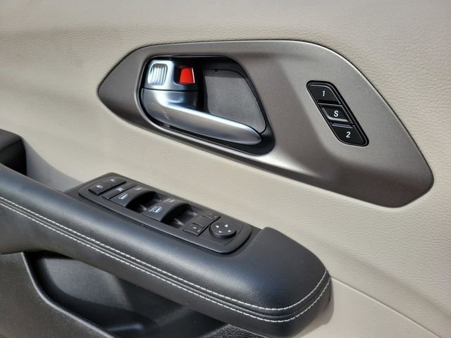 Used 2024 Chrysler Pacifica Touring-L image 12