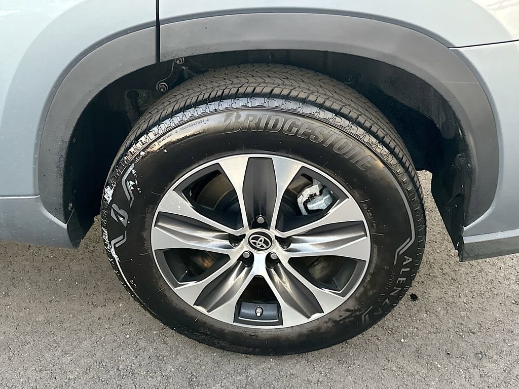 Used 2024 Toyota Highlander XLE image 24