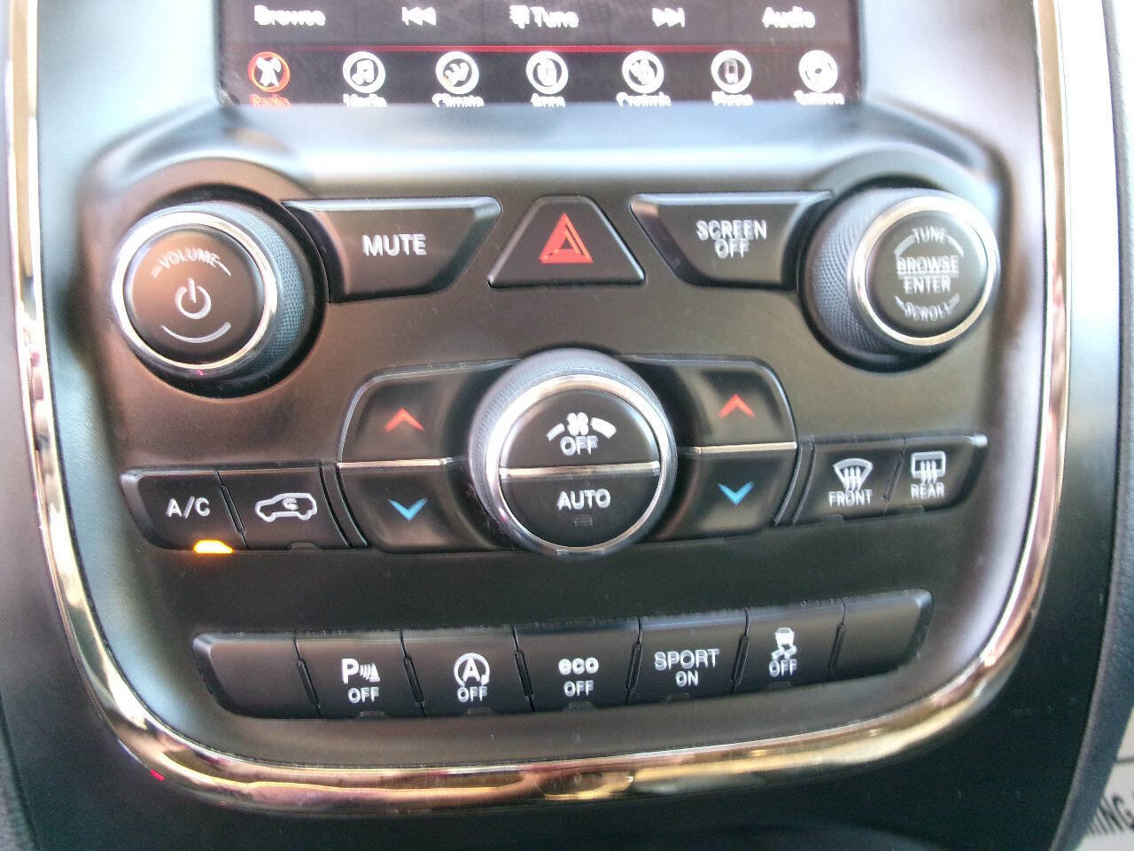 Used 2018 Dodge Durango GT AWD/4WD image 17