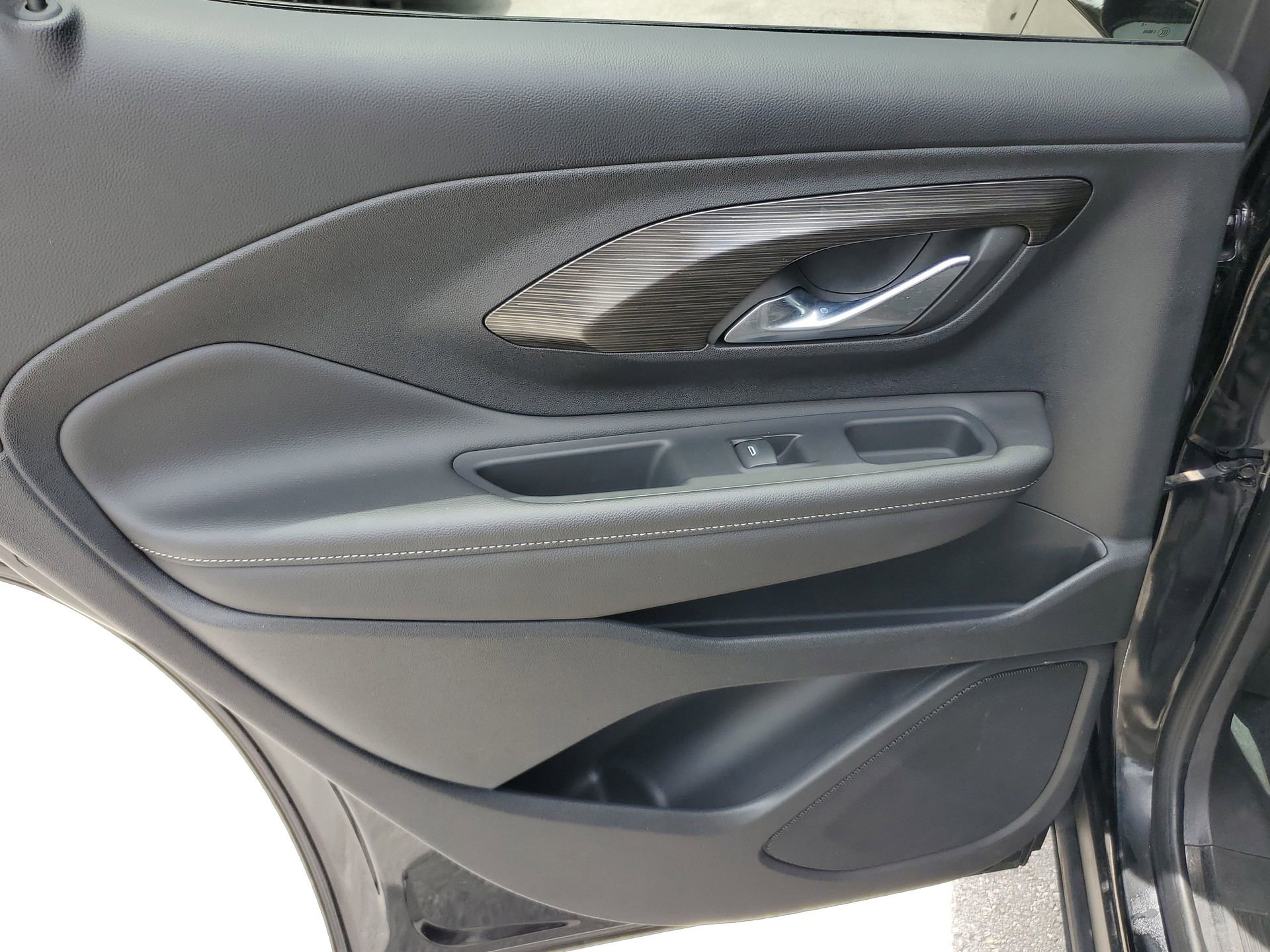 Used 2022 GMC Terrain SLT w/ LPO, Floor Liner Package FWD image 10