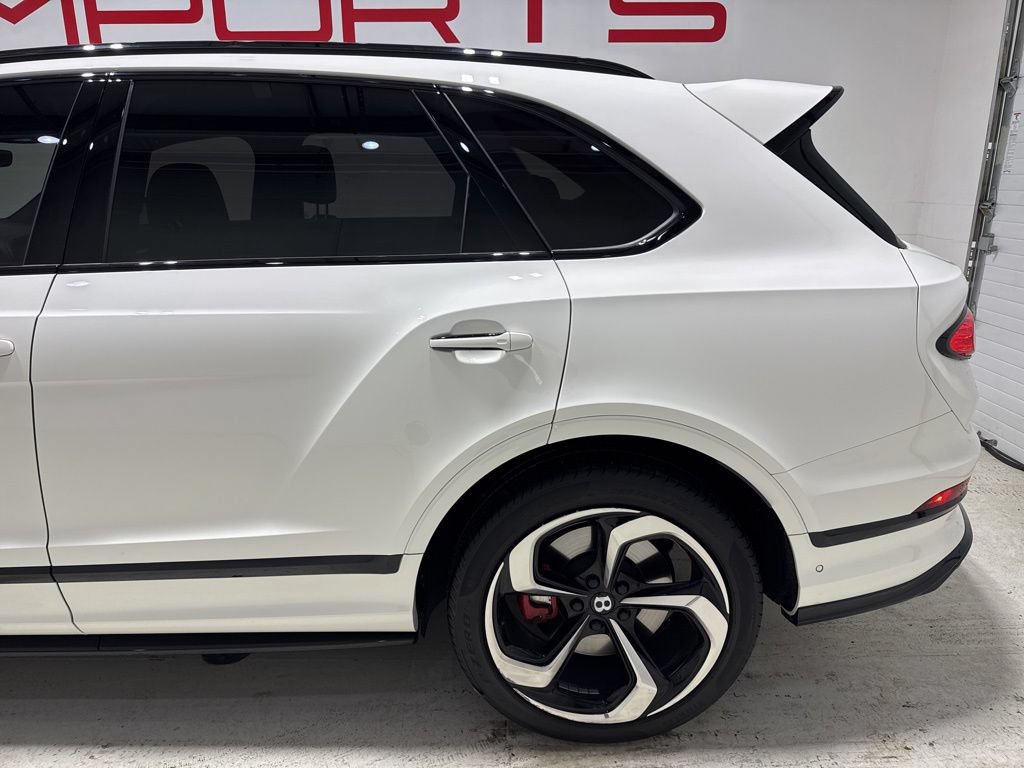 Used 2023 Bentley Bentayga AWD/4WD image 6