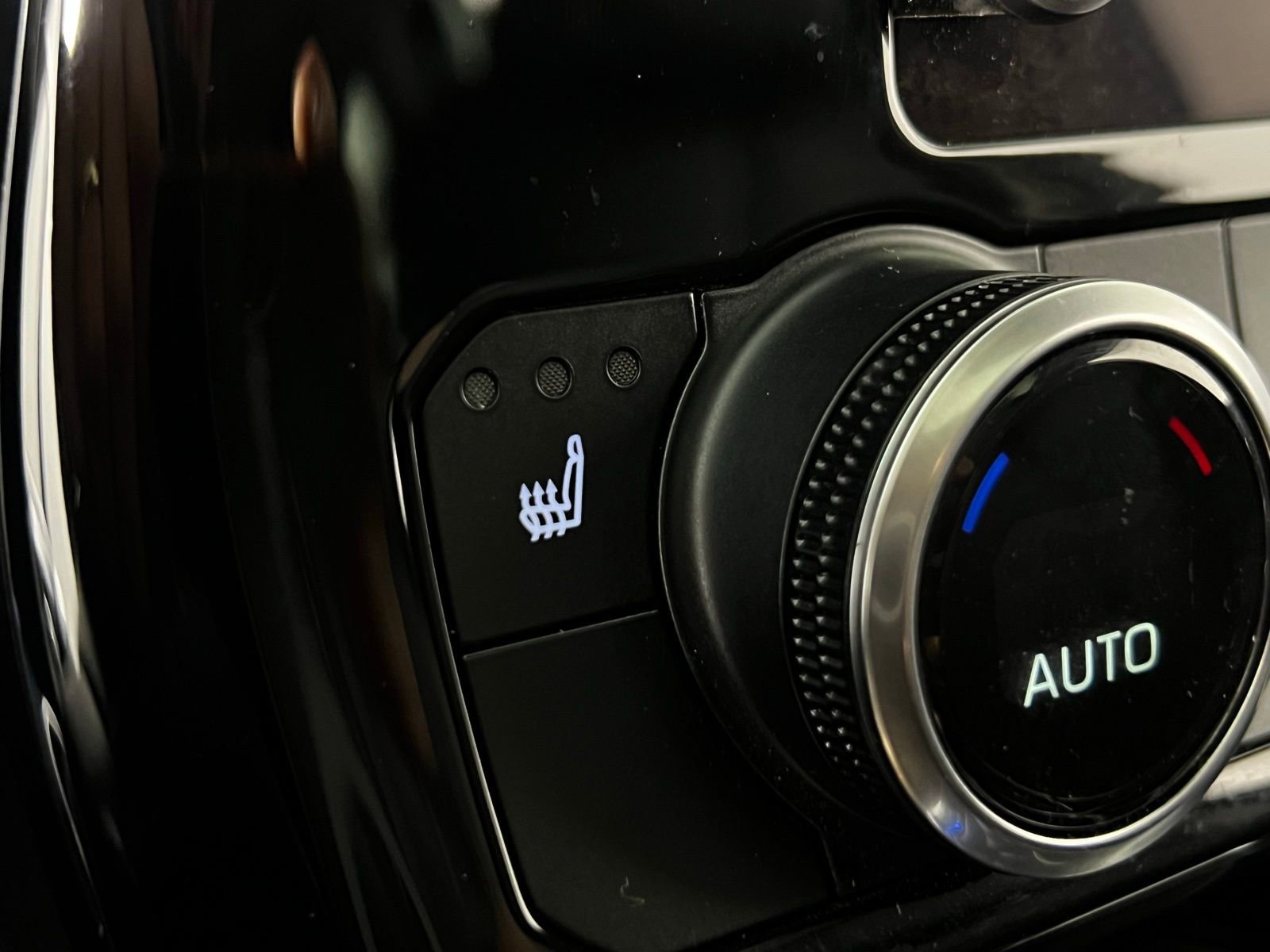 Certified 2024 Toyota Highlander XLE image 20