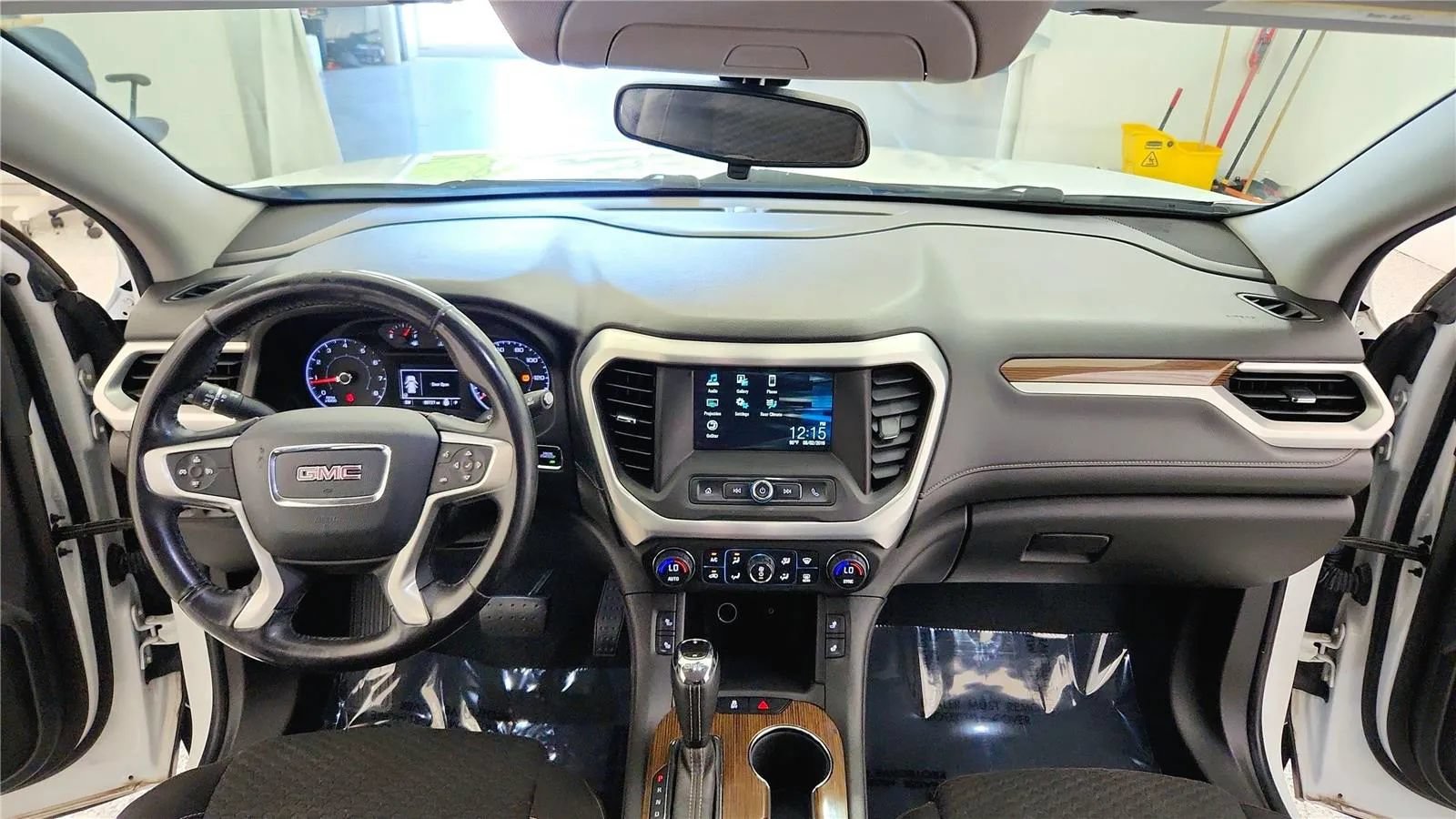 Used 2017 GMC Acadia SLE FWD image 35