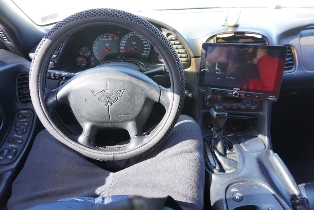 Used 2004 Chevrolet Corvette 2dr Convertible w/ Preferred Equipment Group RWD image 28