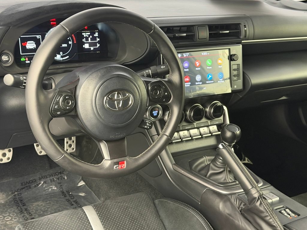 Used 2025 Toyota GR86 Premium w/ ALL Weather Mat Package (TMS) RWD image 34