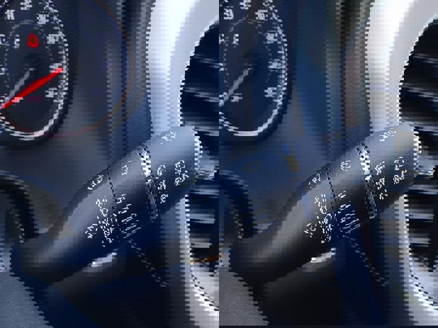 Used 2023 GMC Acadia SLT w/ Preferred Package image 25