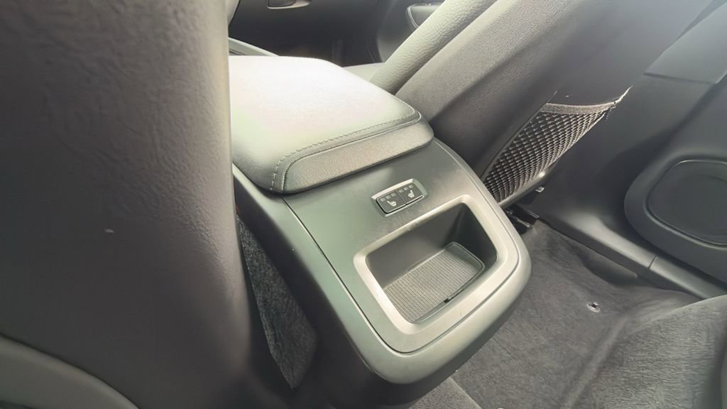 Certified 2025 Volvo XC60 B5 Plus w/ Climate Package image 25