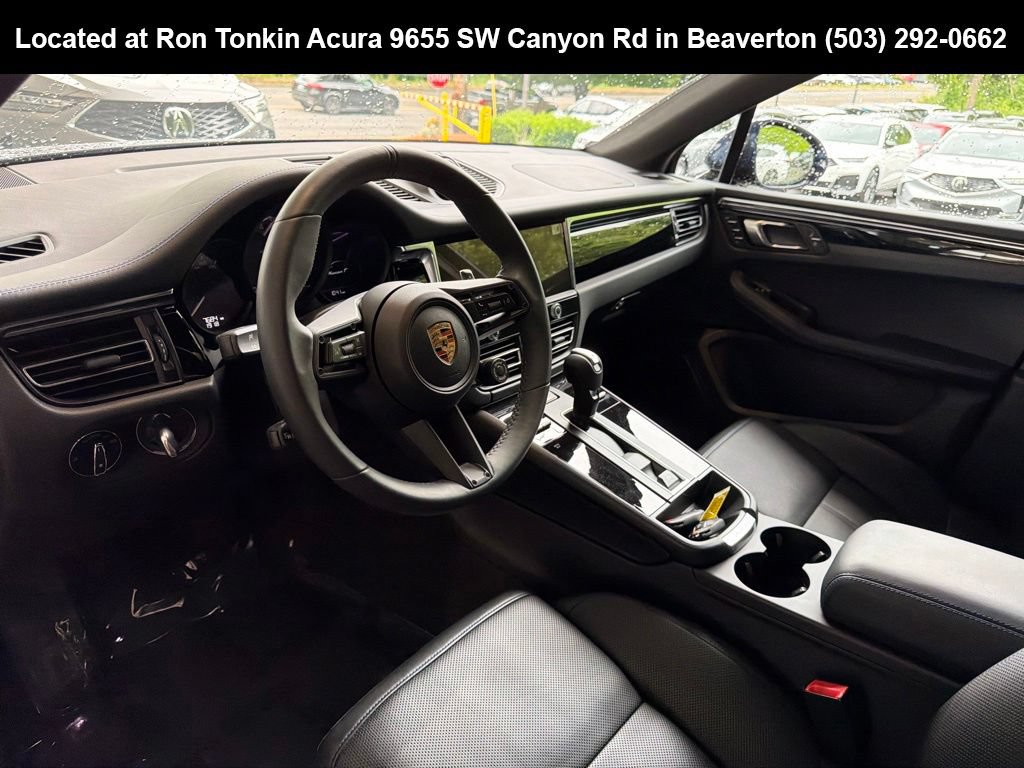Used 2025 Porsche Macan Turbo AWD/4WD image 18