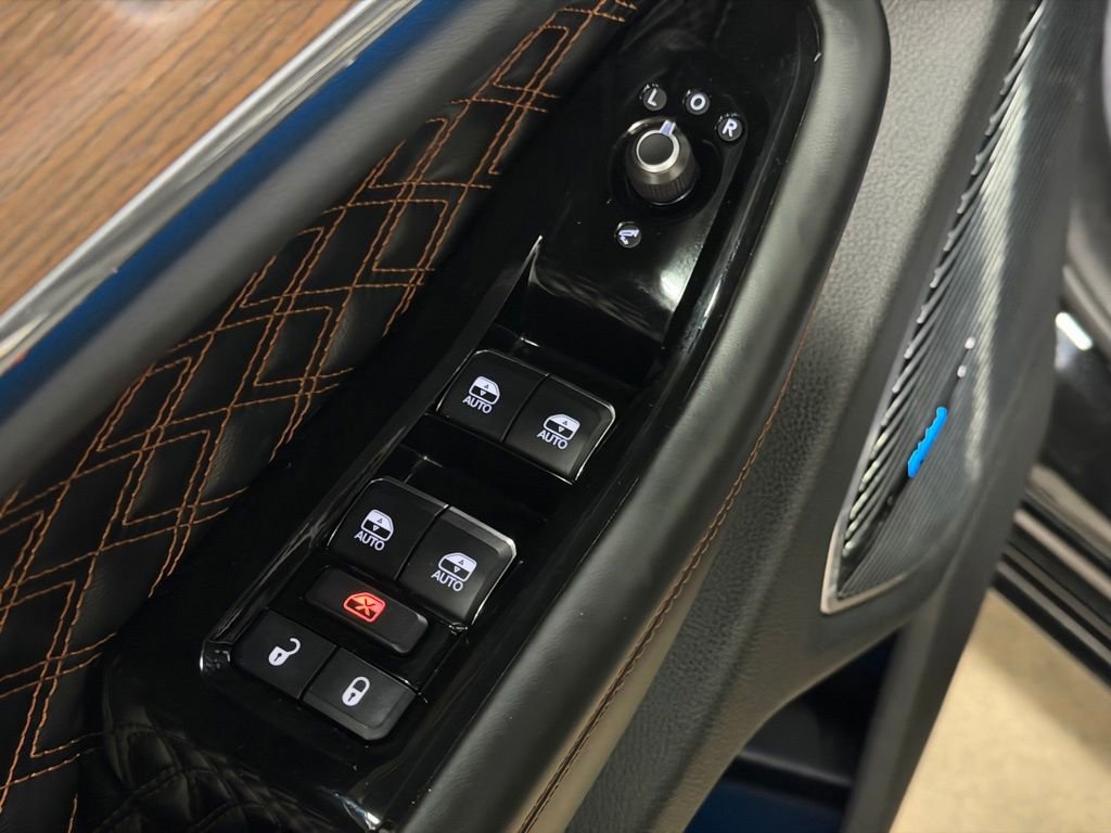 Used 2021 Jeep Grand Cherokee L Summit w/ Luxury Tech Group V image 33