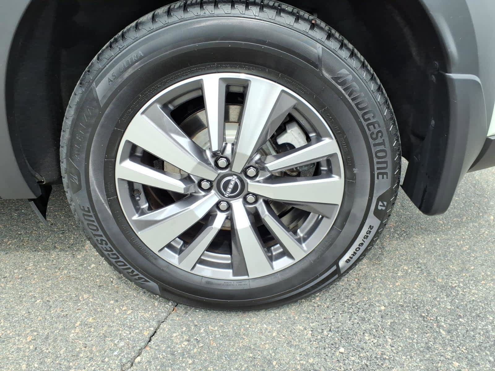 Used 2022 Nissan Pathfinder SL AWD/4WD image 9