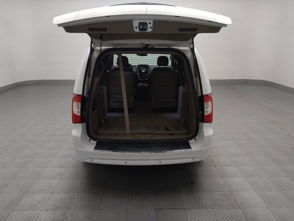 Used 2015 Chrysler Town & Country Touring-L w/ Driver Convenience Group FWD image 29
