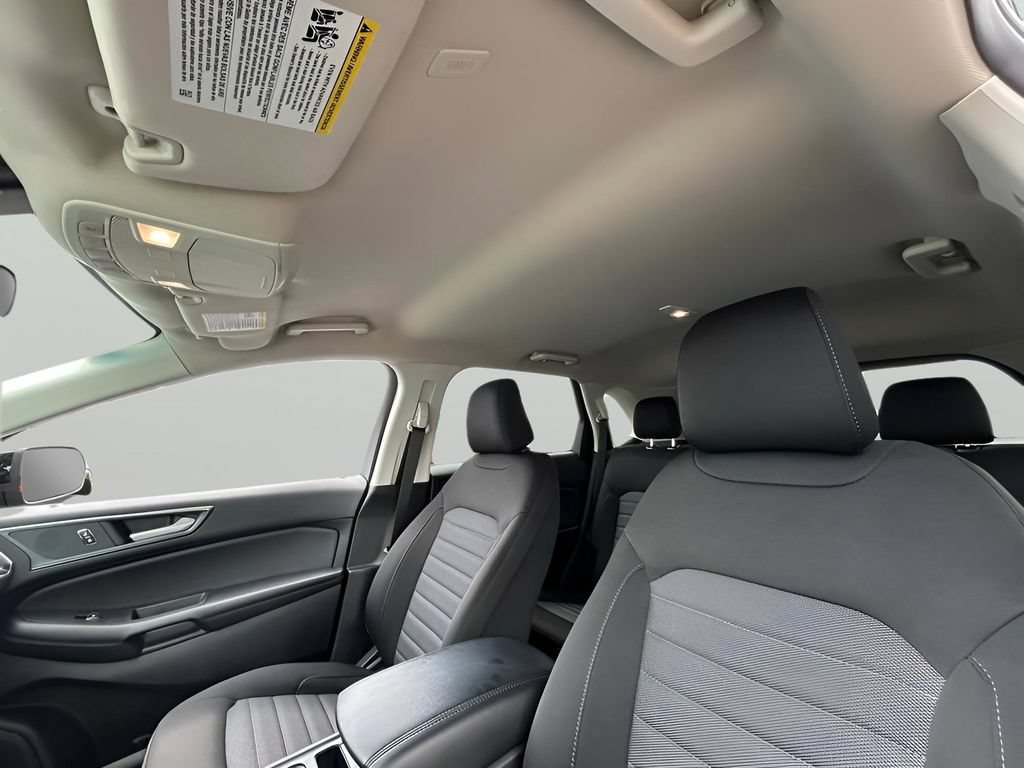 Used 2024 Ford Edge SE w/ Black Appearance Package AWD/4WD image 11