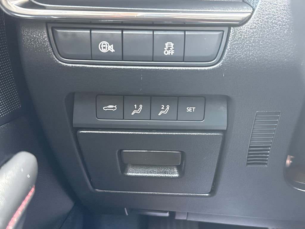 Used 2024 MAZDA MAZDA3 s image 32