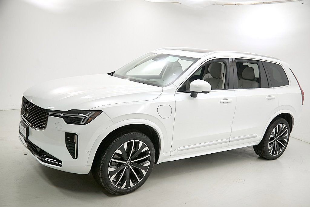 New 2026 Volvo XC90 T8 Ultra w/ Protection Package image 6
