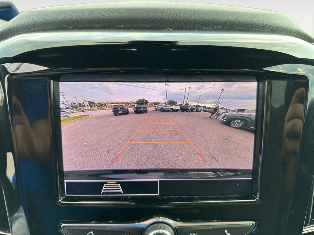 Used 2023 Chevrolet Traverse LT FWD image 19