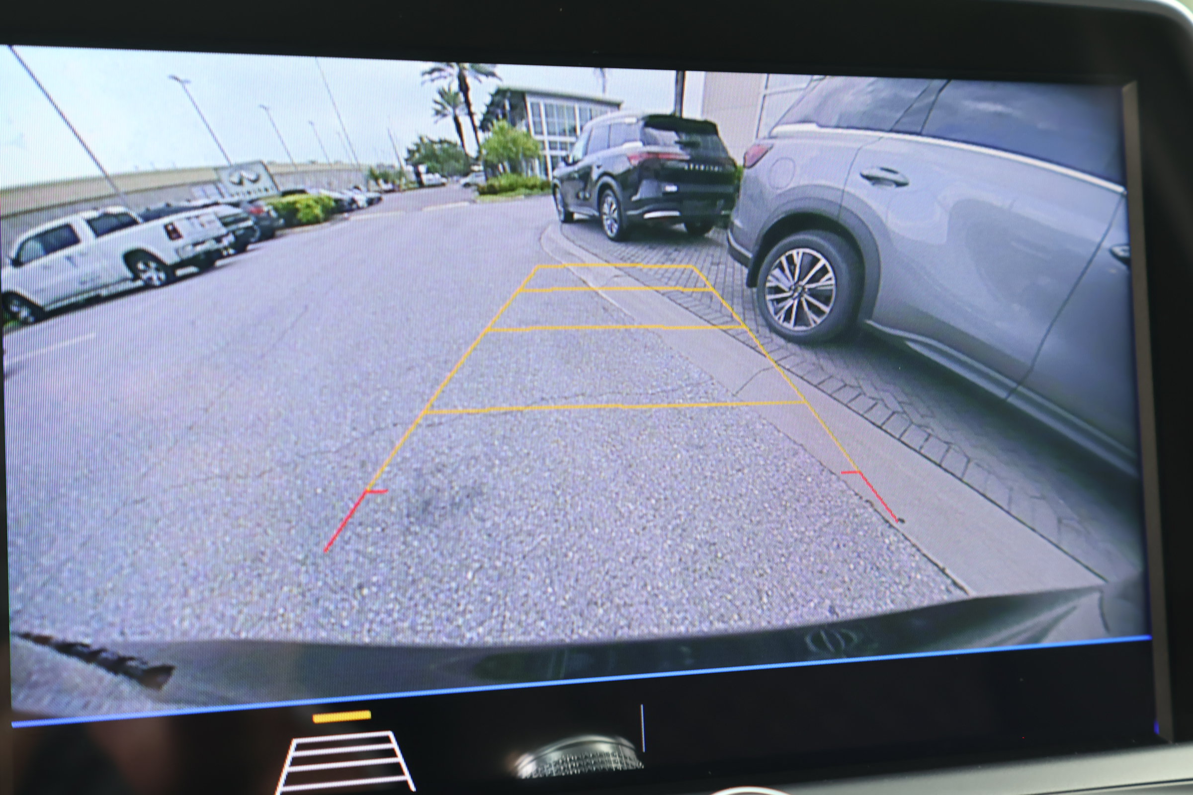 Used 2019 Chevrolet Blazer LT FWD image 4