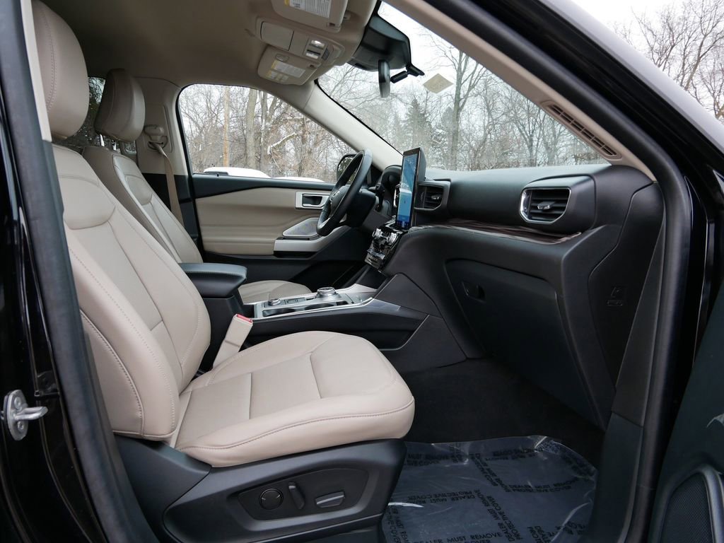 Certified 2023 Ford Explorer Limited w/ Limited Technology Package image 8